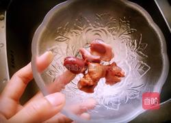 红枣桂圆炖乳鸽的做法图解2