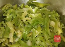 贡菜炒五花肉的做法图解3