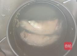 花生米炖猪蹄的做法图解2