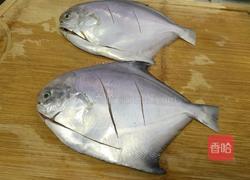 香煎白鲳鱼的做法图解2