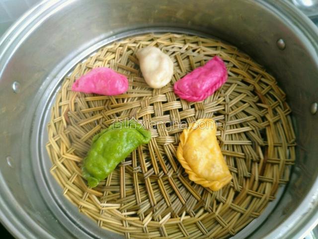 上锅蒸，15分钟即可。