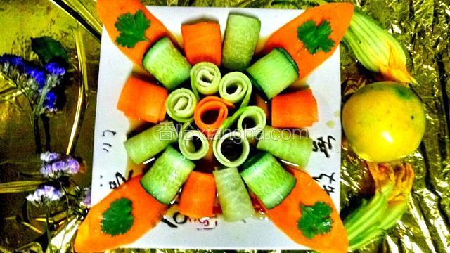 浇在菜上即可。