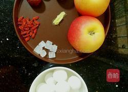 鸡蛋苹果圆子汤的做法图解1