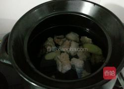蔬果排骨汤的做法图解4