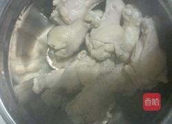 炖鸡翅根的做法图解1