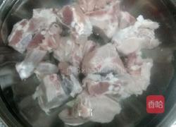 小白菜排骨汤的做法图解2