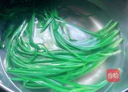 油豆皮拌韭菜的做法图解1