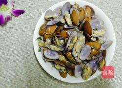 猪肉花甲韭菜汤的做法图解4