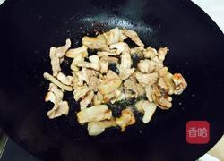 前腿肉炒四季豆的做法图解3