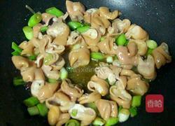 大葱炒肥肠的做法图解4