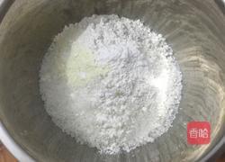 蛋白椰蓉球的做法图解2