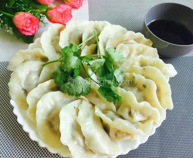 水煮三鲜水饺