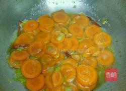 胡萝卜黄瓜炒虾仁的做法图解4