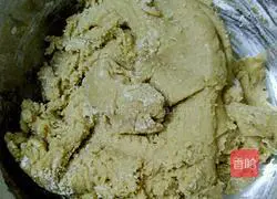 Illustration of making five-nut mooncakes 4