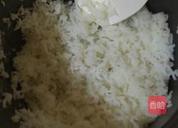 鱼子酱饭团的做法图解1