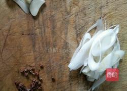 葱爆肉片的做法图解1