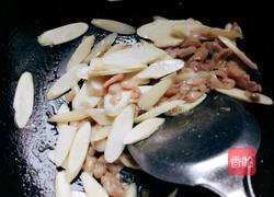 鸡腿炒茭白的做法图解3