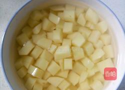 土豆焖饭的做法图解1