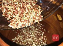 红枣红米补血养颜粥的做法图解4