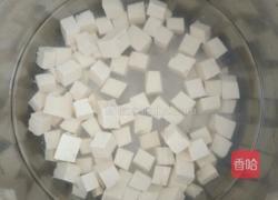 平菇玉米豆腐汤的做法图解2