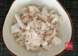 平菇玉米豆腐汤的做法图解3