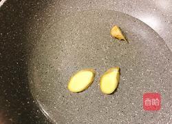 白萝卜牛尾汤的做法图解2