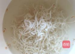 银鱼卤汁炒饭的做法图解1