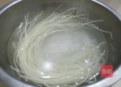 酸汤肥牛粉的做法图解2