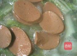 白菜火腿肠丸子汤的做法图解5