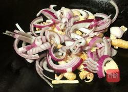 鱿鱼炒洋葱的做法图解8