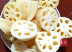 莲藕红豆骨头汤的做法图解3