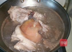 酱肘子的做法图解1