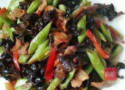 五花肉炒四季豆木耳的做法图解7