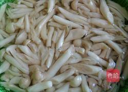 家常炒海鲜菇芦笋的做法图解5