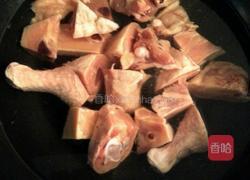 南瓜烩鸡腿的做法图解4