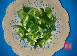 青椒炒鸟贝的做法图解1