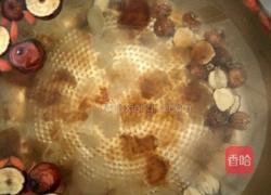 桃胶炖皂角米的做法图解3