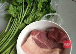 芹菜剁椒炒肉的做法图解1