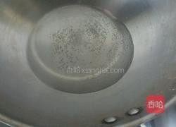 牛奶荷包蛋的做法图解1