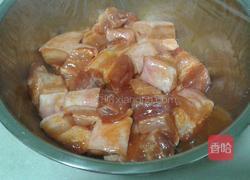 板栗红烧肉的做法图解3