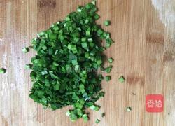 芝麻韭菜鸡蛋卷的做法图解1