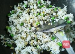 酸菜炒饭的做法图解7
