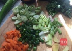 什锦小咸菜的做法图解1