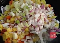 风梨炒饭的做法图解4