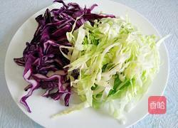 双色甘蓝炒鸡蛋的做法图解2