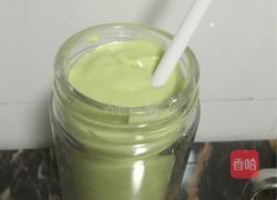 香蕉牛油果奶昔的做法图解4