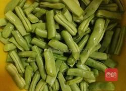 猪肉炖豆角的做法图解1