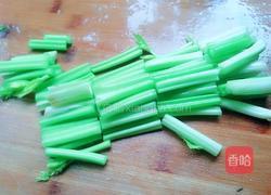风味芹菜白干的做法图解1