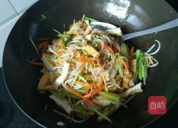 绿豆芽炒油豆腐的做法图解6