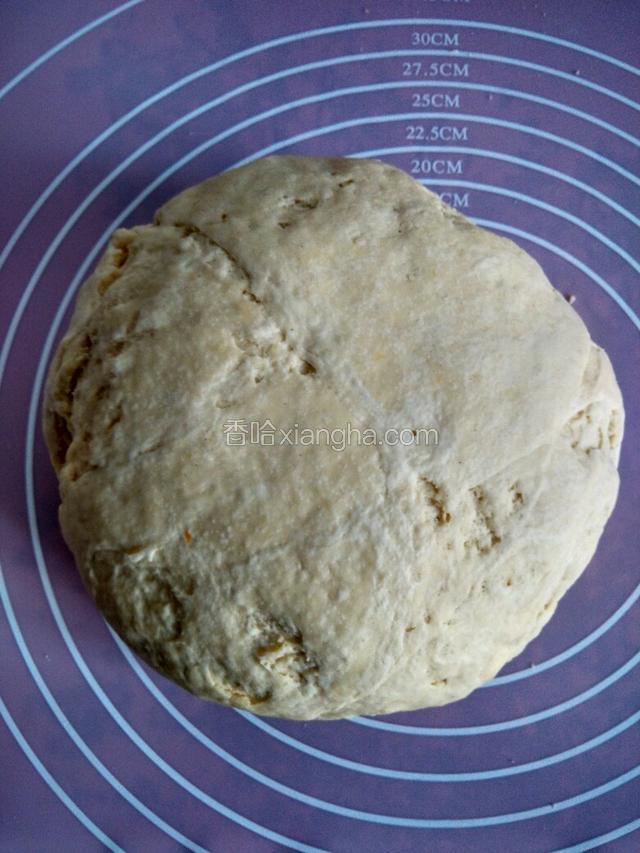 加面粉，揉好醒俩小时，再揉一次再复醒十五分钟